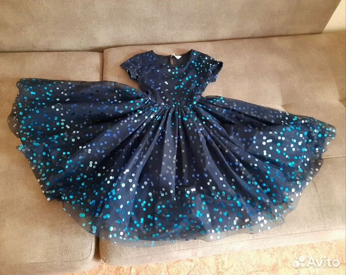 Платье для девочки праздничное 128см