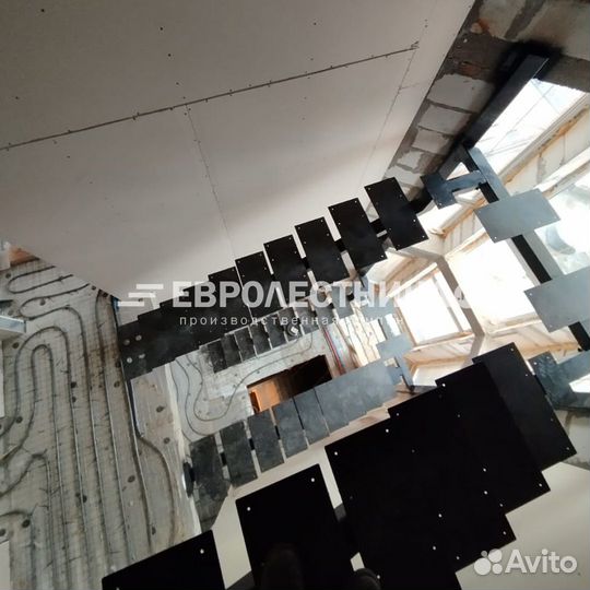 Лестница на монокосоуре