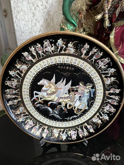 Тарелка декоративная фарфор