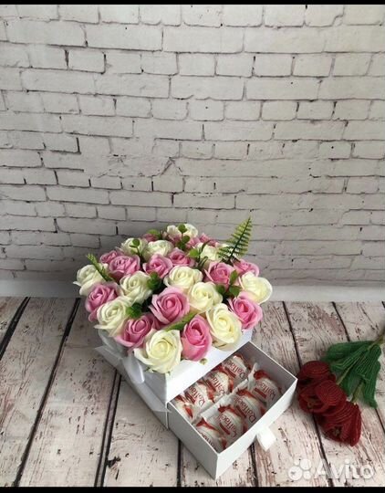 Мыльные розы в квадратной коробке шкатулке