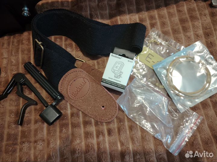 Акустическая гитара