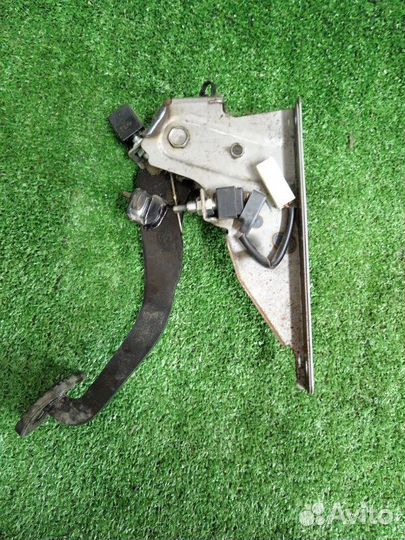 Педаль сцепления Kia Rio QB G4FA 2016