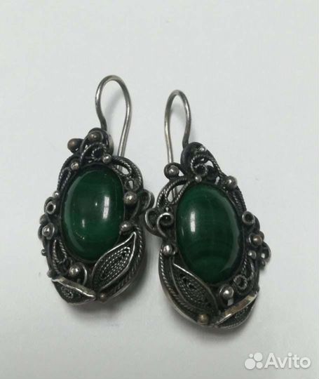 Винтажные серьги с малахитом и сканью