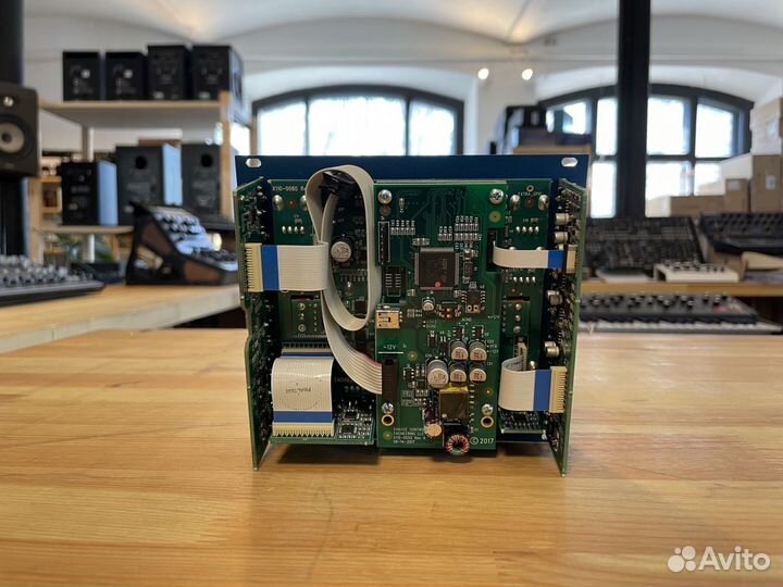 Strymon Starlab Time-warped Reverb в Наличии