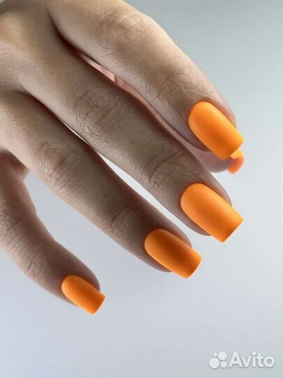 Маникюр и гель лак в один тон