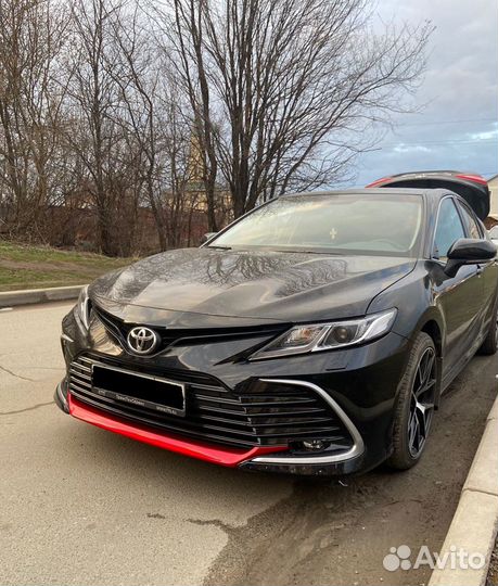 Накладка переднего бампера Toyota Camry V70 2021+