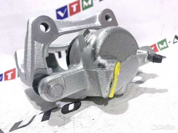 Blitz Суппорт тормозной перед nissan Note