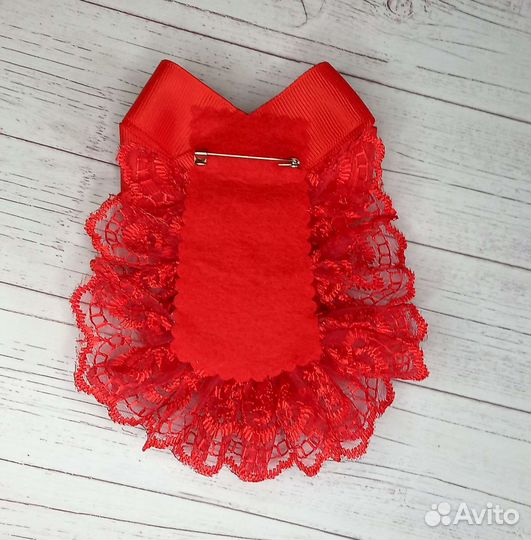 Брошь-жабо ручной работы