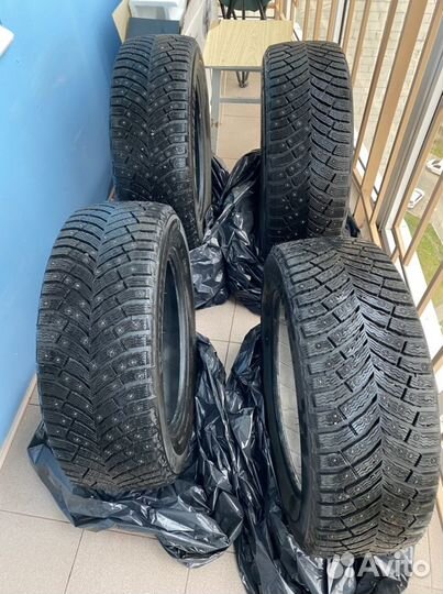 Michelin X-Ice North 4 235/55 R17