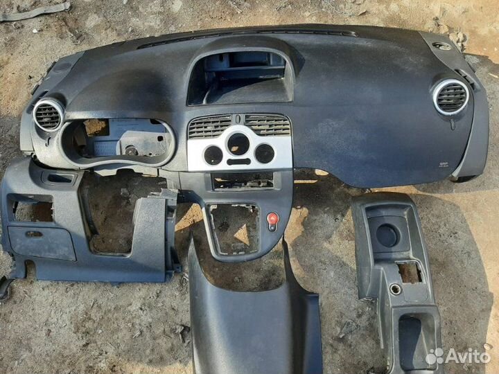 Торпедо Renault Kangoo K7mк750 2011