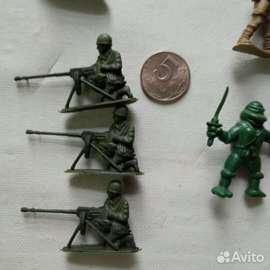 Детские солдатики мелкие 80-90 е пластик