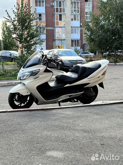 Suzuki SkyWave 250 Максискутер