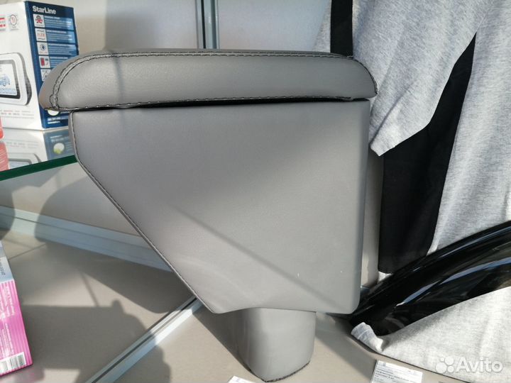 Подлокотник на Шевроле Кобальт 2020 Новый. Оригина