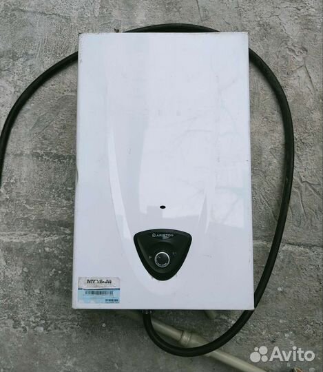 Газовая колонка Ariston