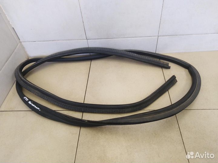 Уплотнитель багажника Logan 2005-2014