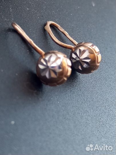 Золотые серьги детские новые