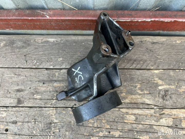 Кронштейн генератора Citroen Xsara 1997-2006