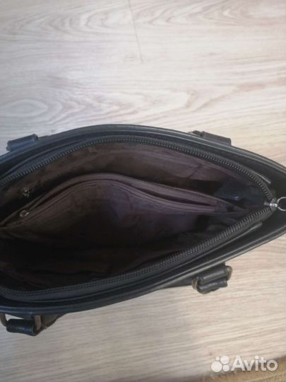 Сумка чёрная в хорошем состоянии