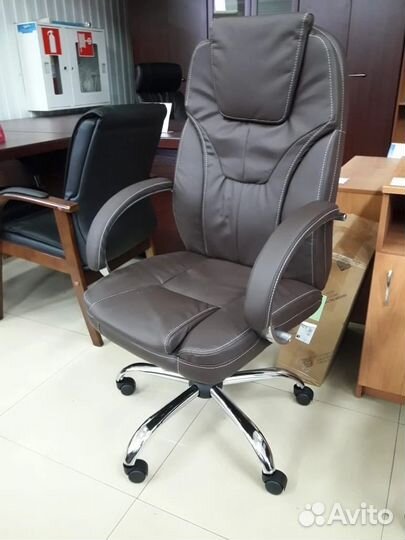 Перетяжка офисных кресел и стульев