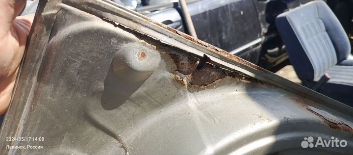 Передняя правая дверь renault Logan 1