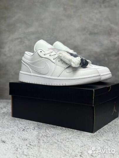 Кроссовки Nike Air Jordan 1