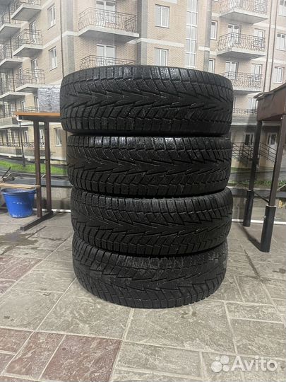 Hankook Winter I'Cept IZ2 215/65 R16