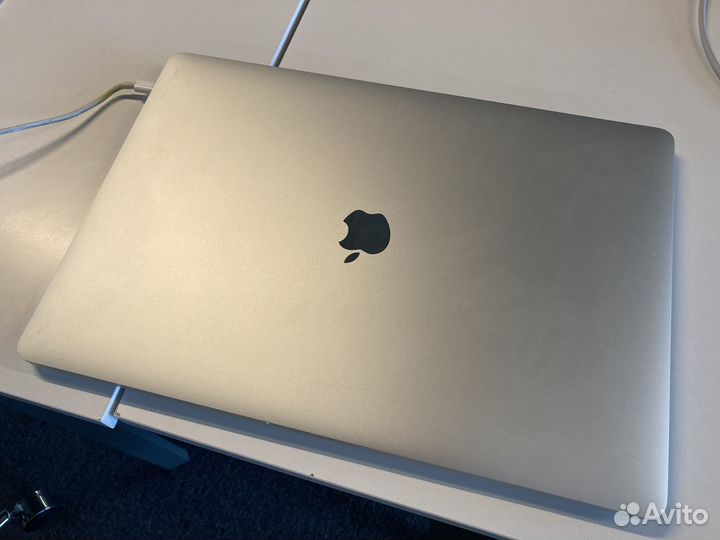 Apple MacBook Pro 16 2019, i7/512/16 Silver