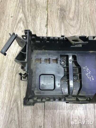 Полка аккумулятора Opel Astra J 2010