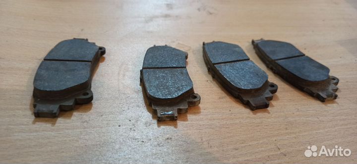 Тормозные колодки Lexus RX вкруг