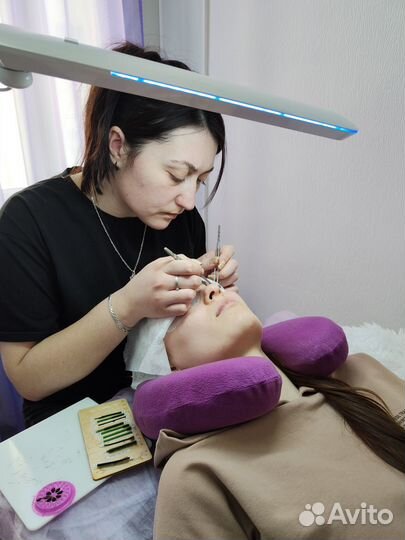 Обучение наращиванию ресниц