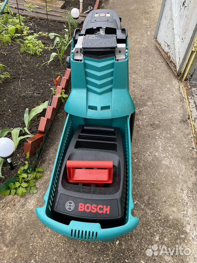 Садовый измельчитель Bosch AXT 25D