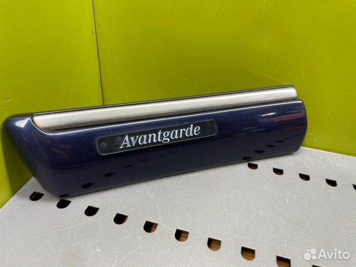 Молдинг на крыло передний левый Mercedes-Benz