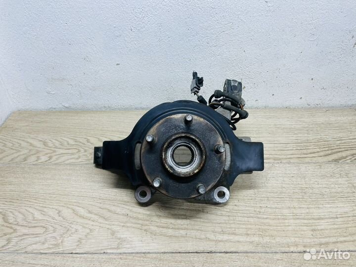 Ступица передняя левая Nissan Teana 32 VQ35