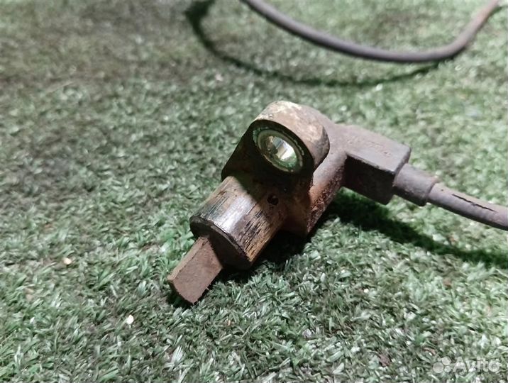 Датчик ABS задний левый Suzuki Ignis 2007