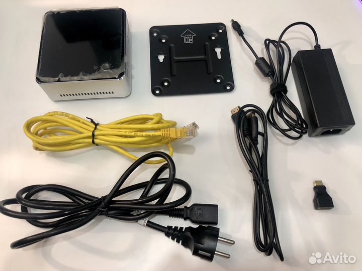 Мини пк Intel NUC D34010wykh