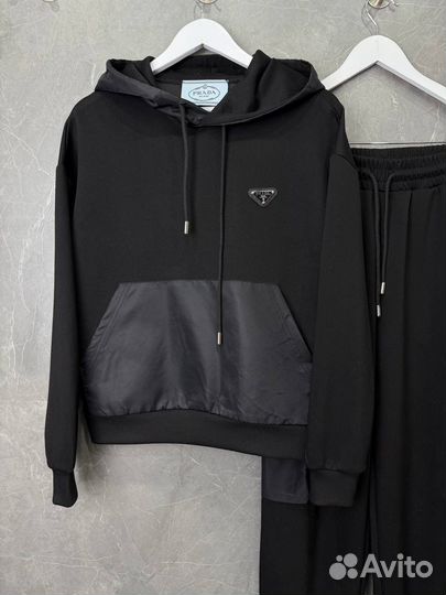 Спортивный костюм женский Prada