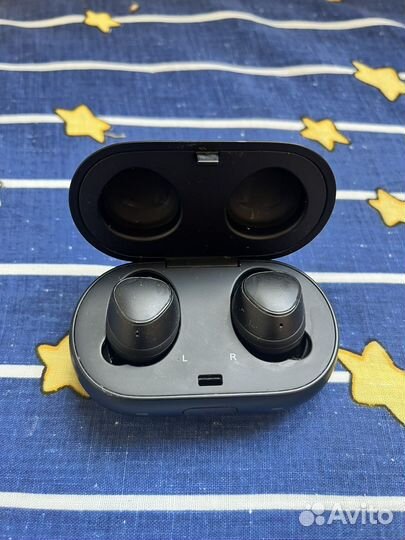Беспроводные наушники samsung gear iconx