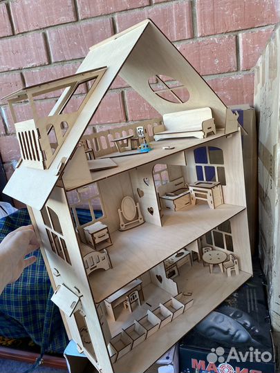 Домик кукольный с мебелью
