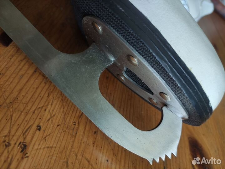 Коньки для фигурного катания