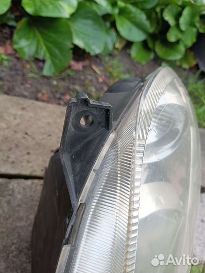 Фара mazda demio правая