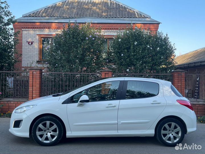 Peugeot 308 1.6 AT, 2011, 174 000 км