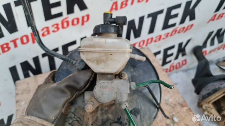 Главный тормозной цилиндр Renault Sandero 1.4 2012