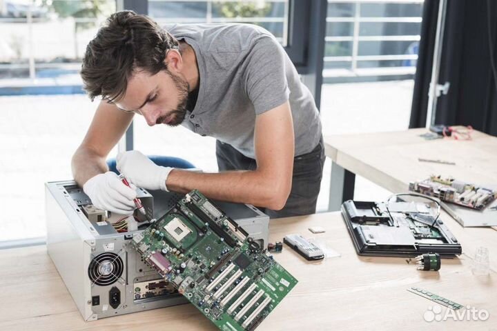 Мастер по ремонту компьютерной техники