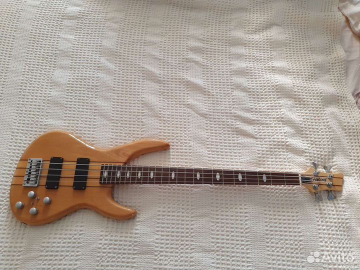 Бас гитара Feeling