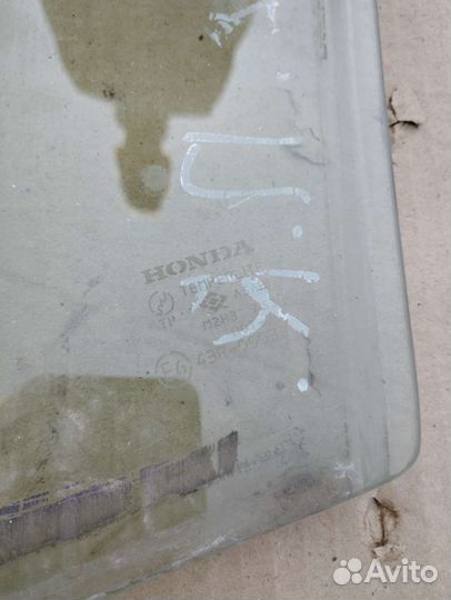 Стекло передней правой двери Honda Accord 7