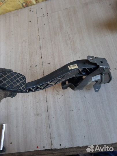 Педаль сцепления Volkswagen Multivan T5 2.5 TDI