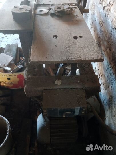 Циркулярный станок с рубанком