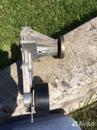 Насос водяной. Ford 1.6