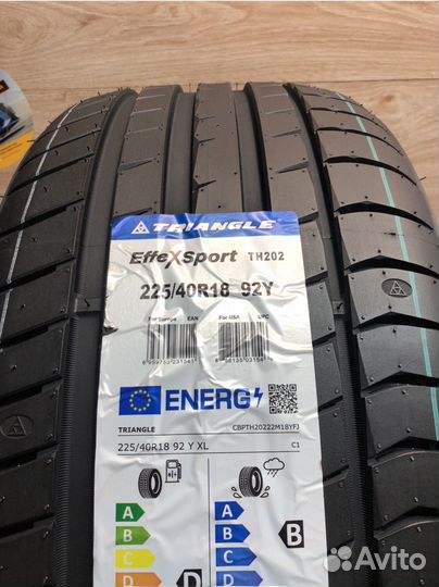 Triangle EffeXSport TH202 225/40 R18 и 255/35 R18 92Y