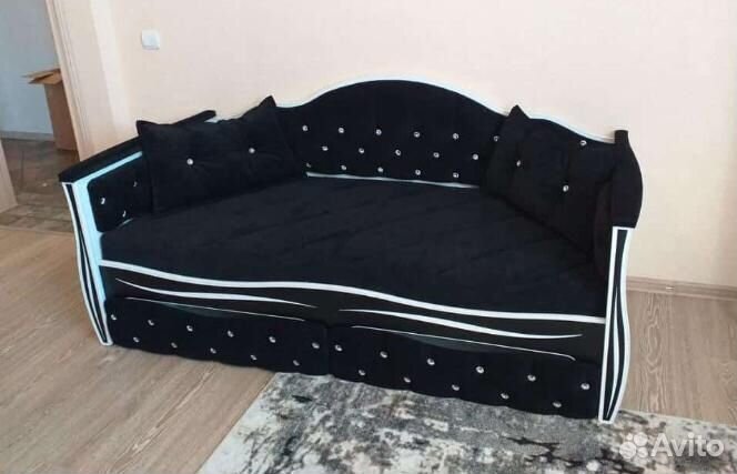 Детская кровать с пружинным матрасом